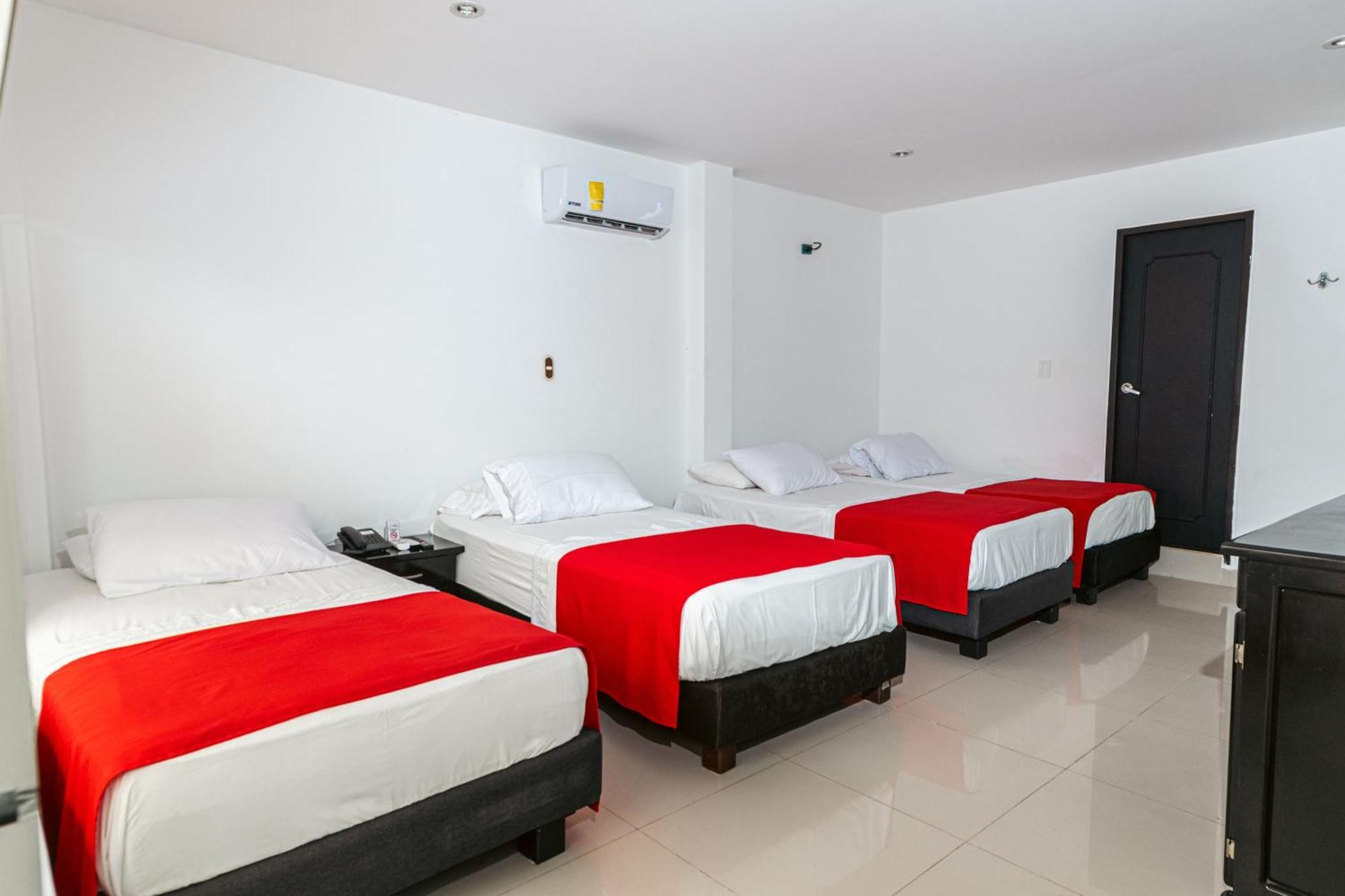 Hotel El Aeropuerto ซานโฮเซเดลกัวเบียเร ภายนอก รูปภาพ